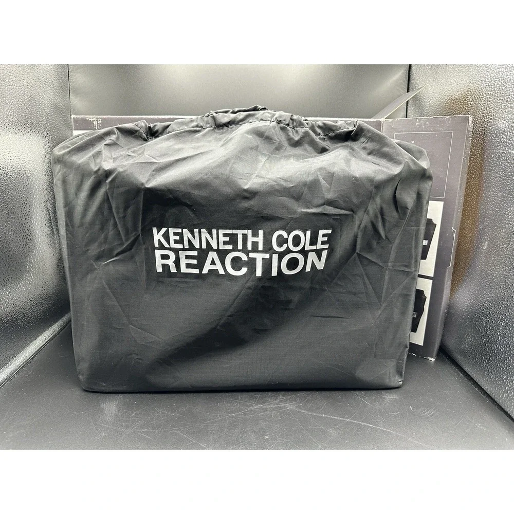 Kenneth Cole 